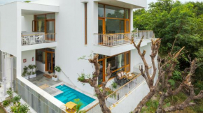SaffronStays Villa Bougain - 3 bedroom pool villa with lake view